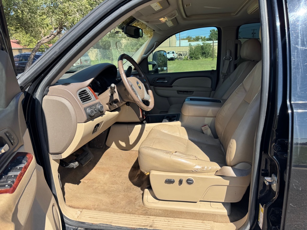 Photo 14 of this CHEVROLET SILVERADO 3500