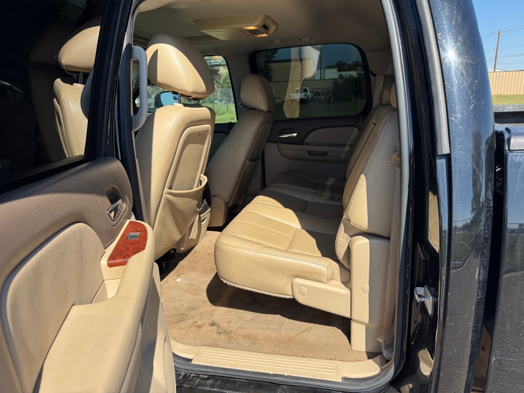 Photo 12 of this CHEVROLET SILVERADO 3500