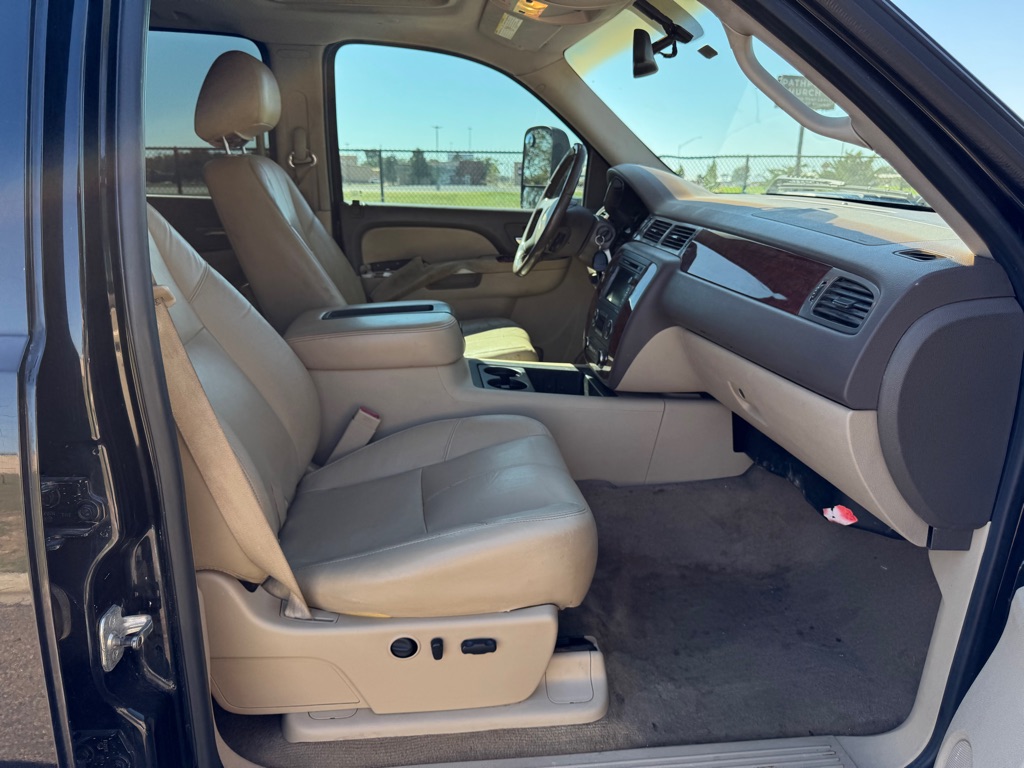 Photo 11 of this CHEVROLET SILVERADO 3500
