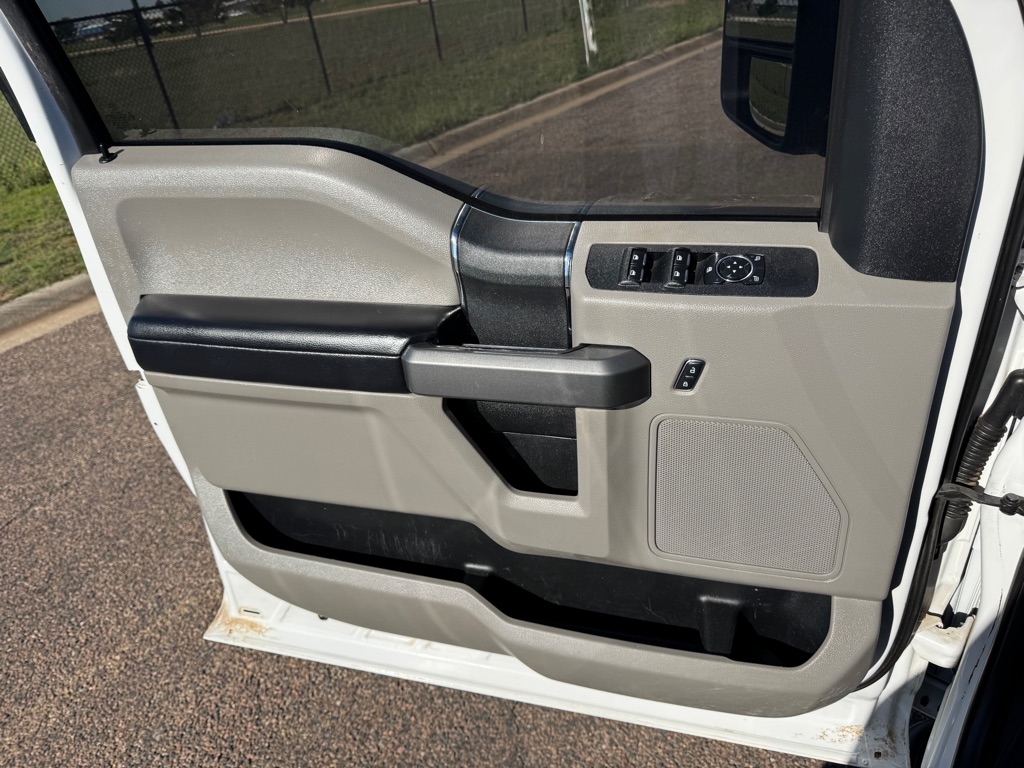 Photo 16 of this FORD F250
