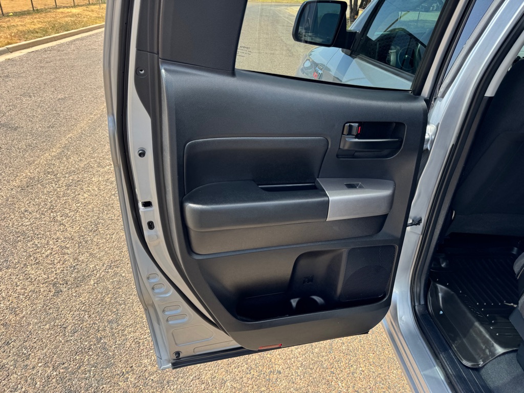 Photo 14 of this TOYOTA TUNDRA