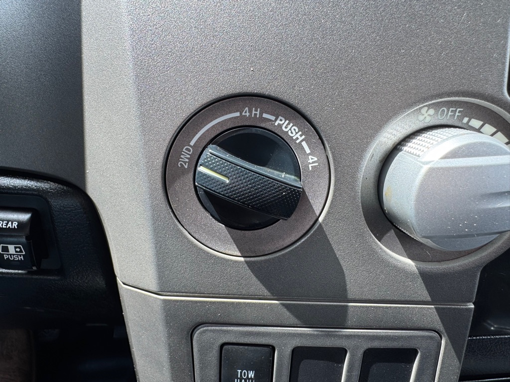 Photo 21 of this TOYOTA TUNDRA