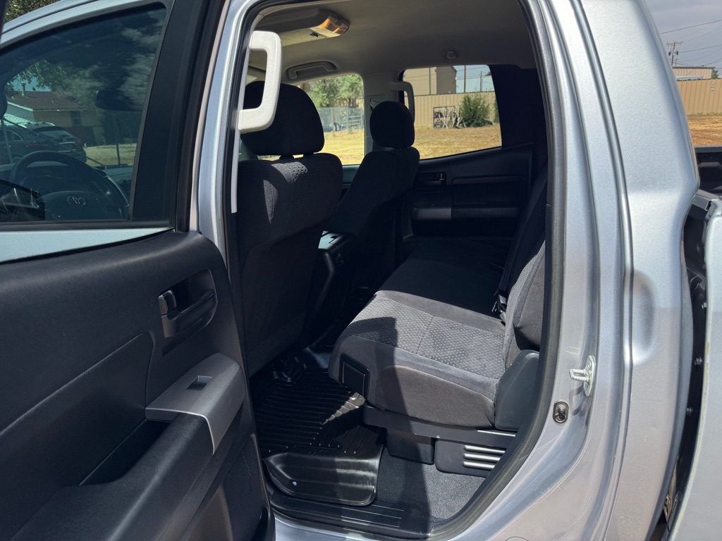 Photo 13 of this TOYOTA TUNDRA
