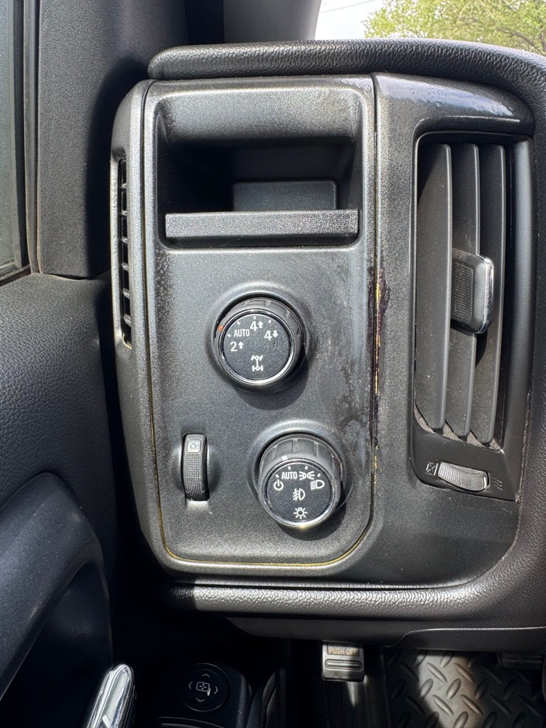 Photo 21 of this CHEVROLET SILVERADO 1500