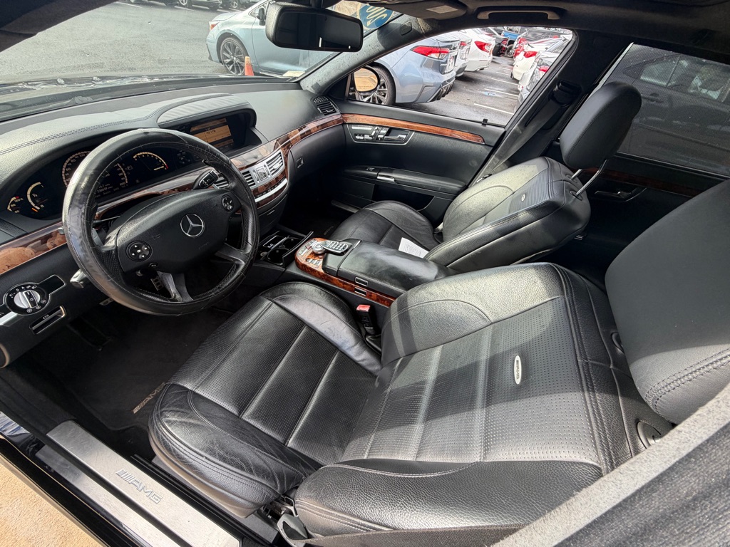 Photo 14 of this MERCEDES-BENZ S-CLASS