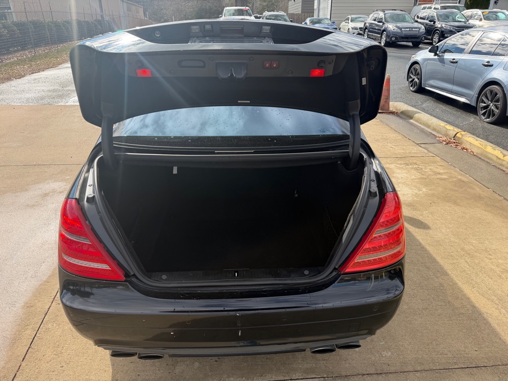 Photo 7 of this MERCEDES-BENZ S-CLASS