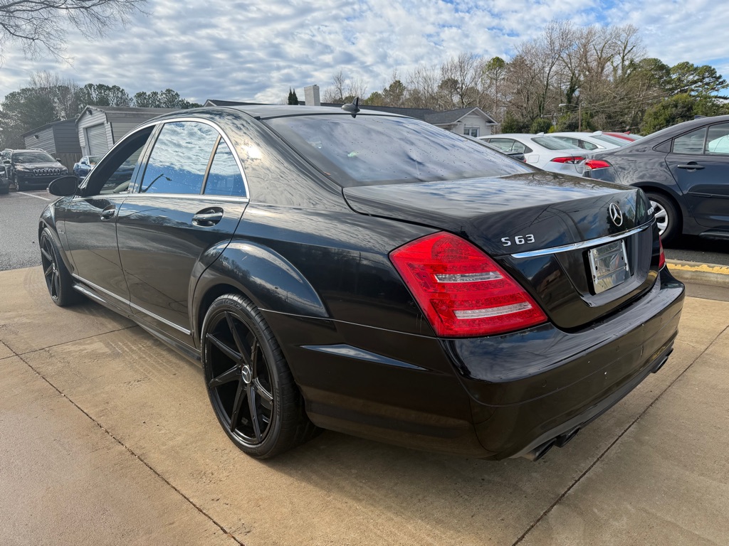 Photo 4 of this MERCEDES-BENZ S-CLASS