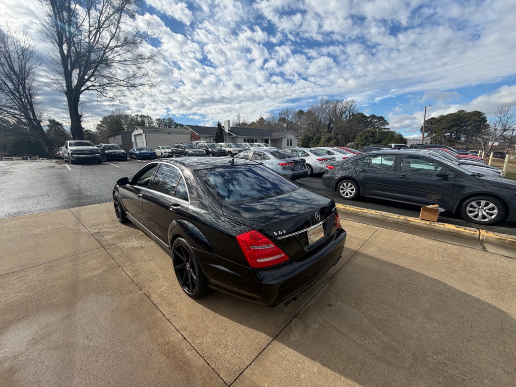 Photo 31 of this MERCEDES-BENZ S-CLASS