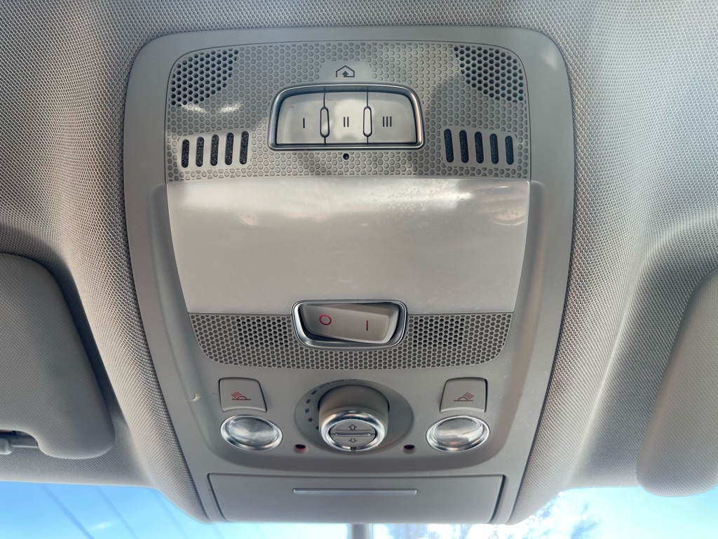 Photo 26 of this AUDI Q5