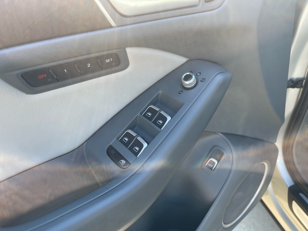 Photo 15 of this AUDI Q5