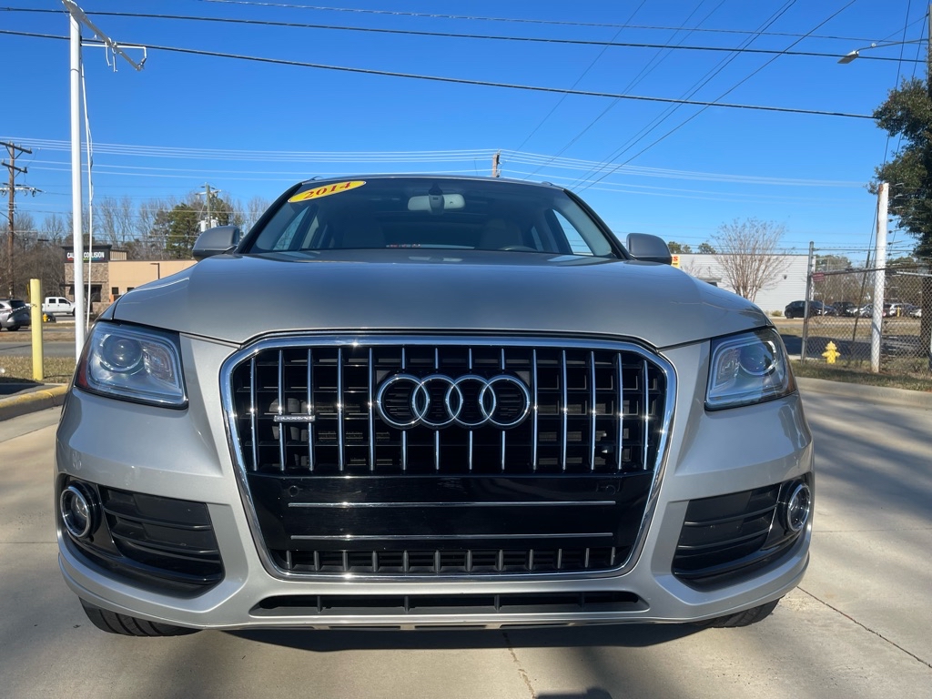 Photo 2 of this AUDI Q5