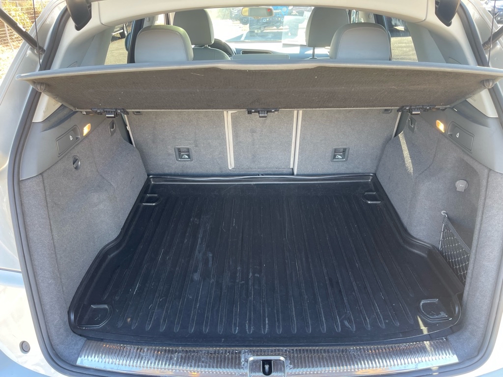 Photo 13 of this AUDI Q5