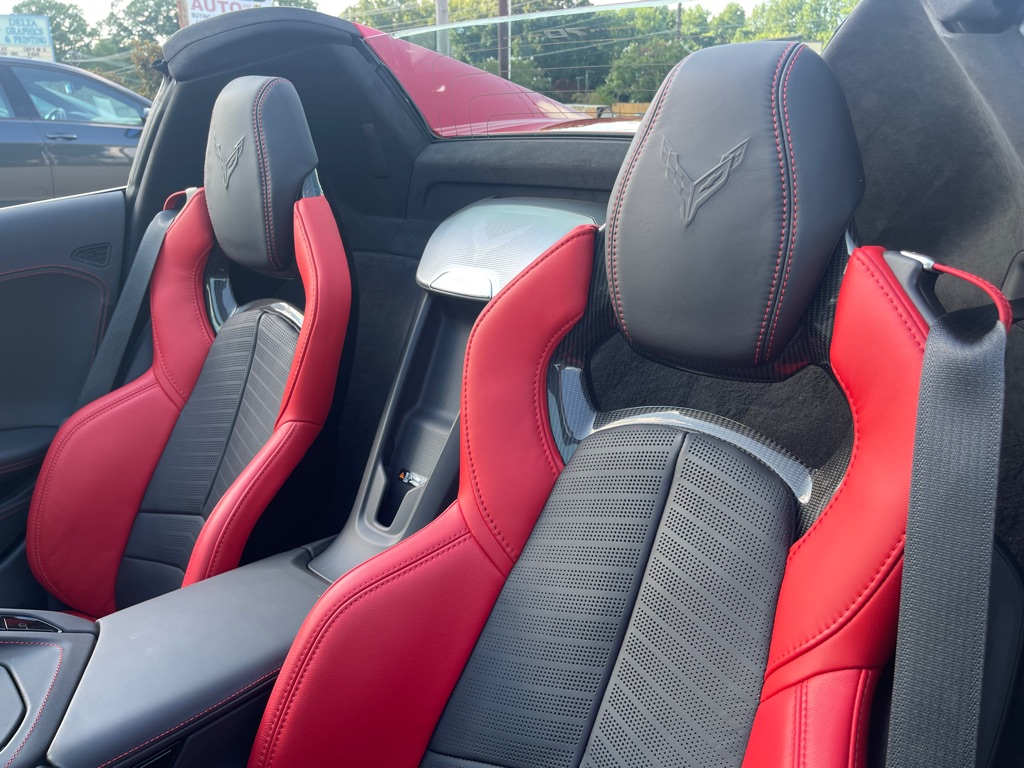 Photo 32 of this CHEVROLET CORVETTE