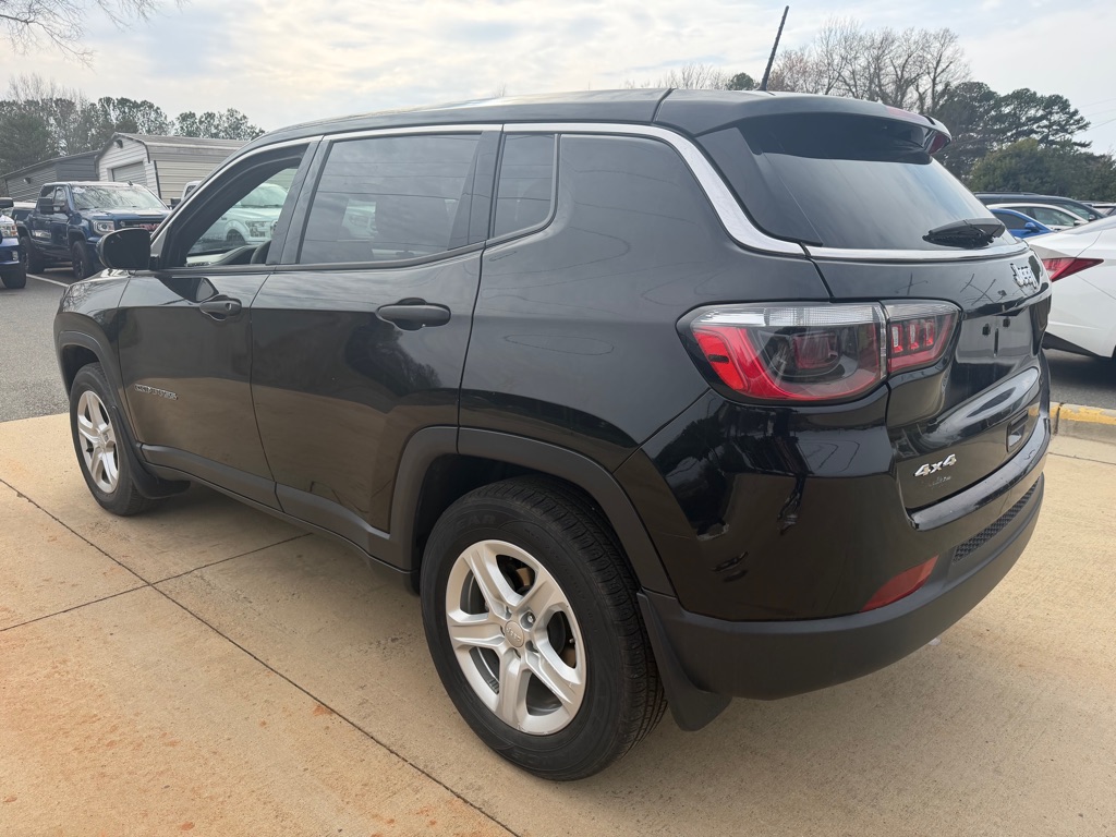 Photo 4 of this JEEP COMPASS