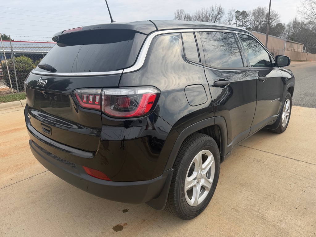 Photo 6 of this JEEP COMPASS