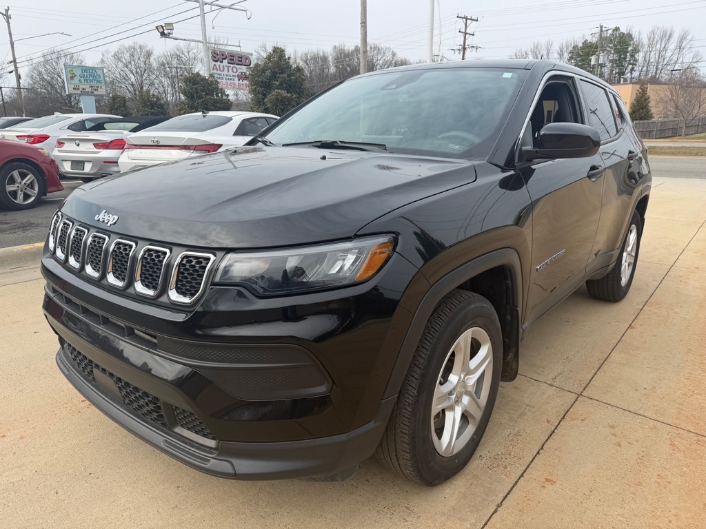 Photo 3 of this JEEP COMPASS