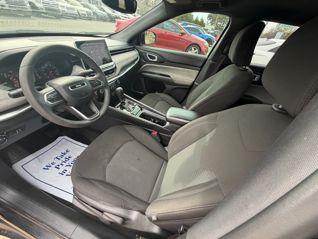 Photo 9 of this JEEP COMPASS