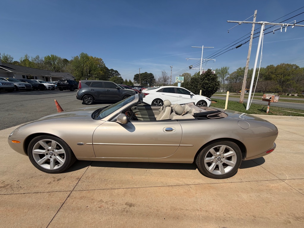 Photo 16 of this JAGUAR XK8