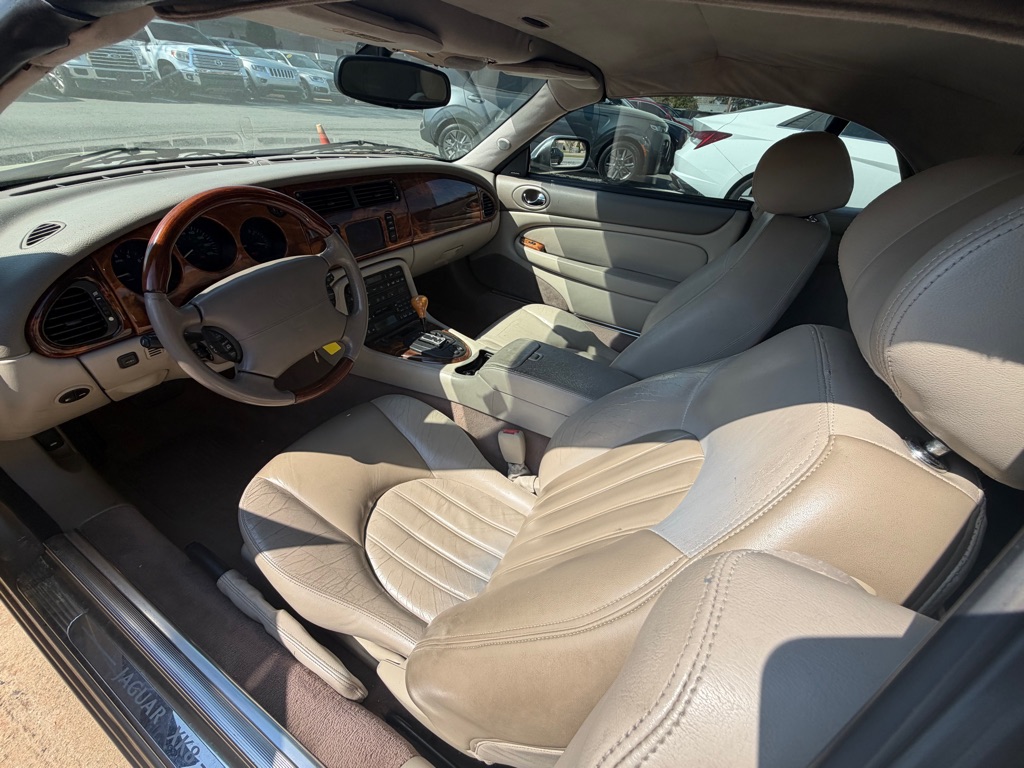 Photo 8 of this JAGUAR XK8