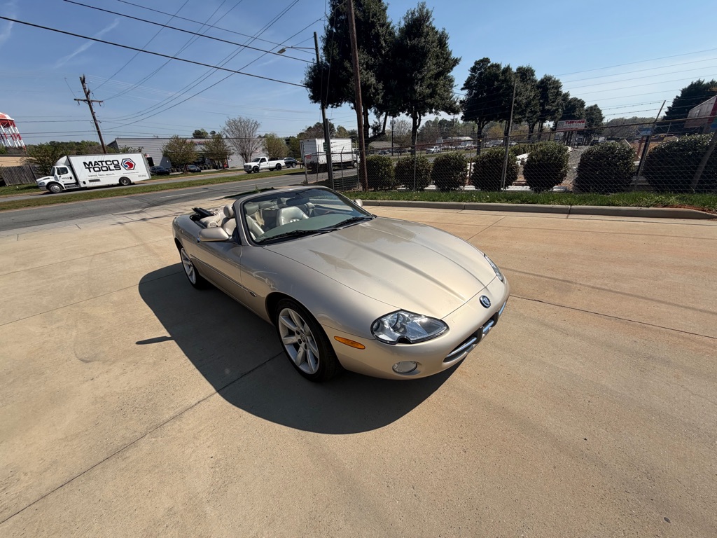 Photo 20 of this JAGUAR XK8