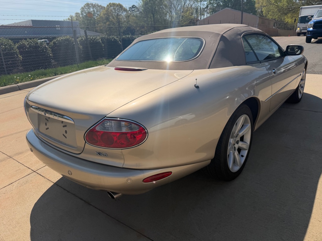 Photo 6 of this JAGUAR XK8