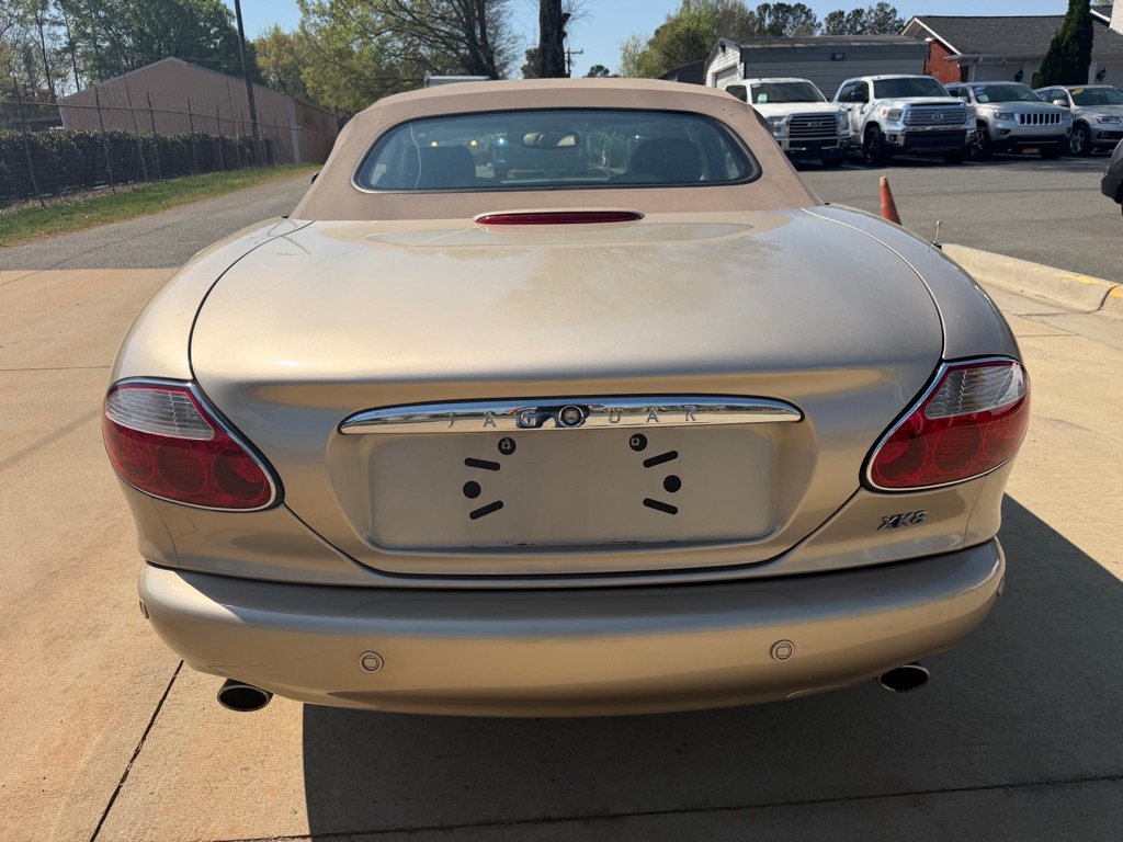 Photo 5 of this JAGUAR XK8