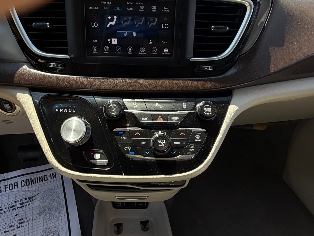 Photo 20 of this CHRYSLER PACIFICA