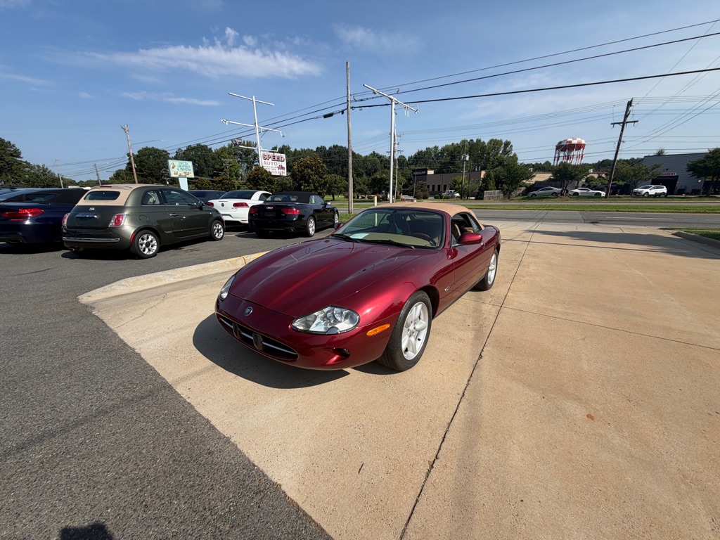 Photo 21 of this JAGUAR XK8
