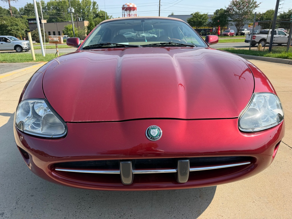 Photo 2 of this JAGUAR XK8