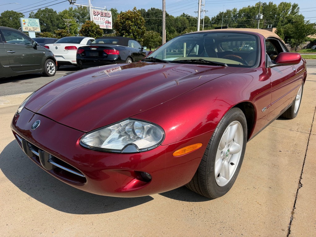 Photo 3 of this JAGUAR XK8