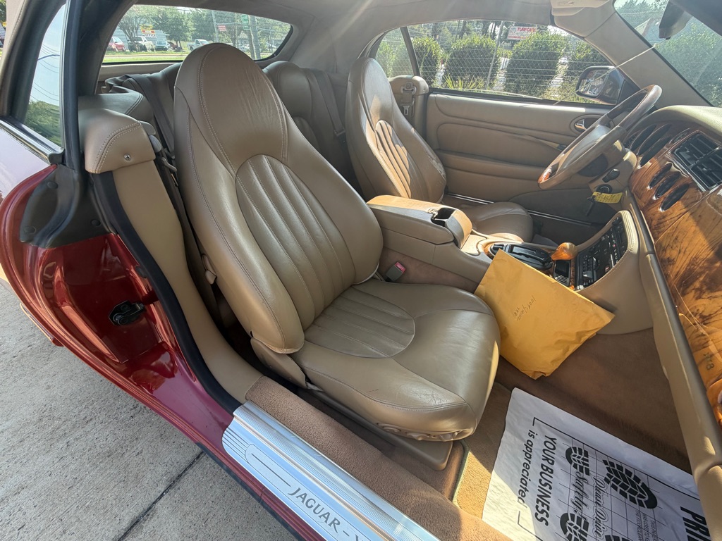 Photo 19 of this JAGUAR XK8