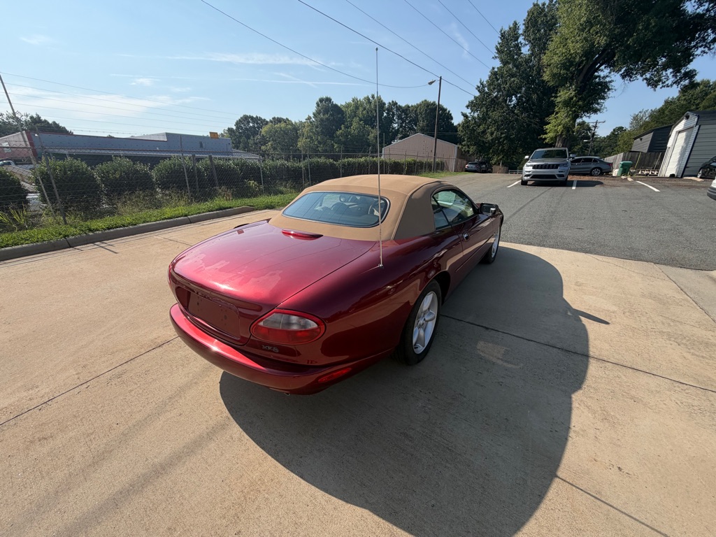 Photo 22 of this JAGUAR XK8