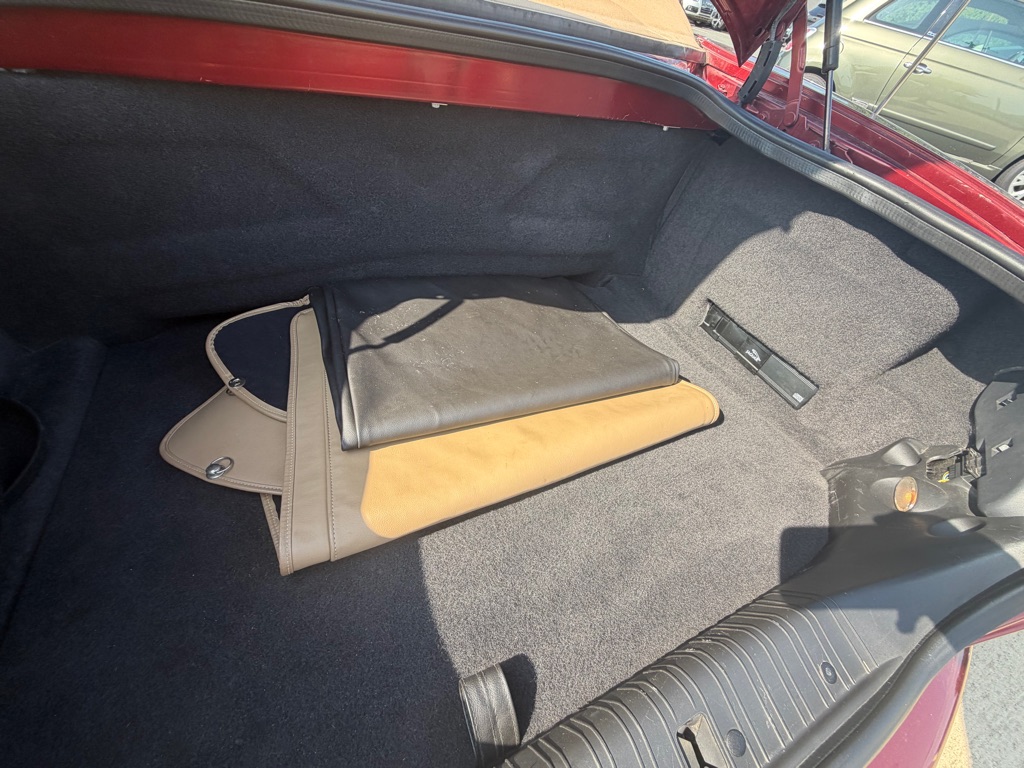 Photo 9 of this JAGUAR XK8