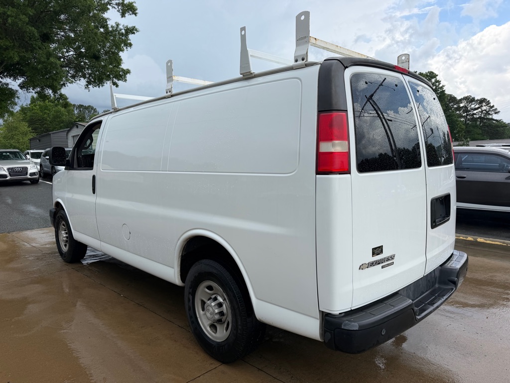 Photo 4 of this CHEVROLET EXPRESS G2500