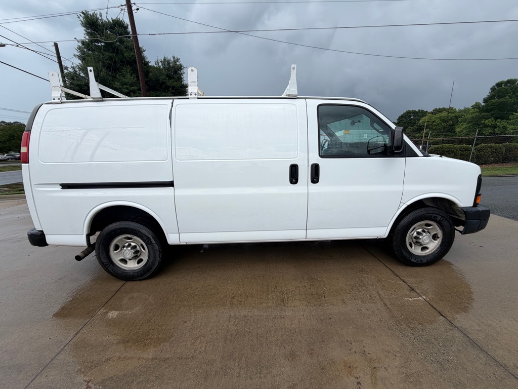 Photo 9 of this CHEVROLET EXPRESS G2500
