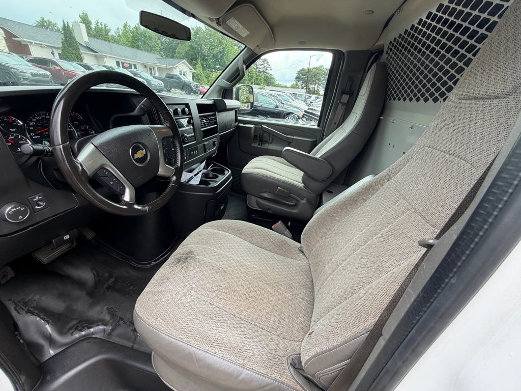 Photo 11 of this CHEVROLET EXPRESS G2500