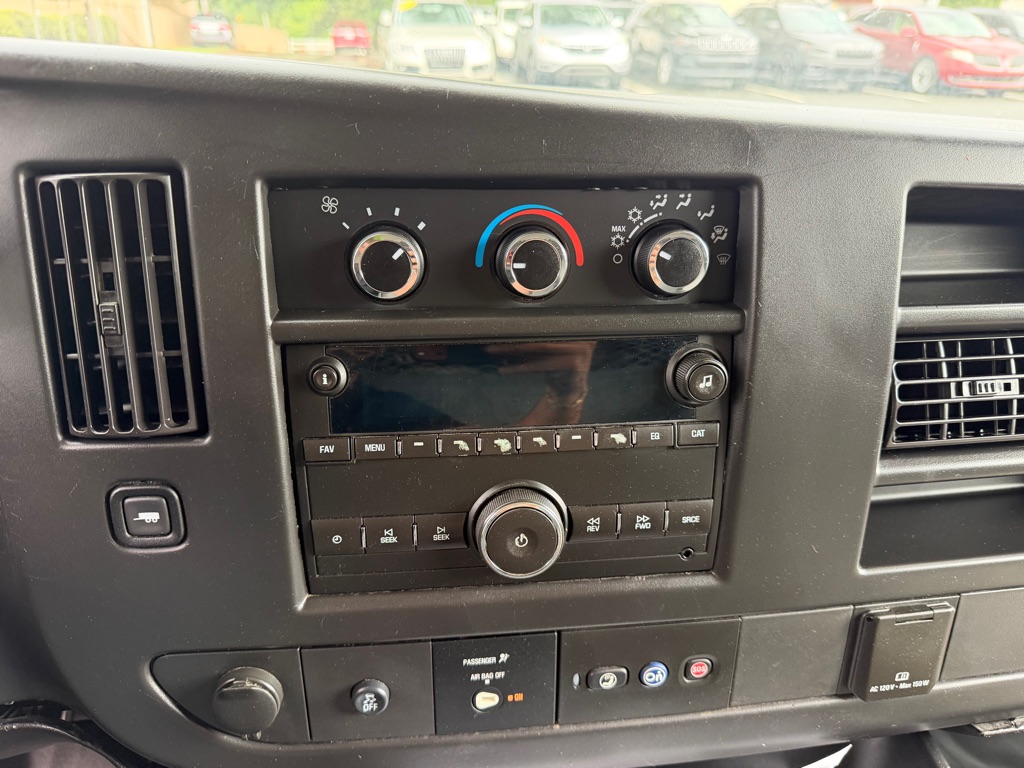 Photo 13 of this CHEVROLET EXPRESS G2500
