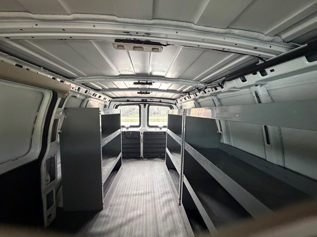 Photo 15 of this CHEVROLET EXPRESS G2500