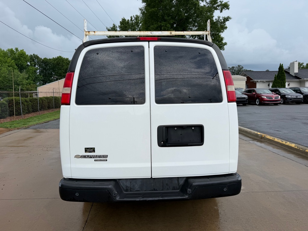 Photo 5 of this CHEVROLET EXPRESS G2500
