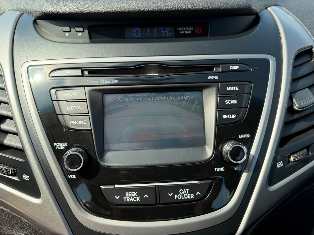 Photo 20 of this HYUNDAI ELANTRA