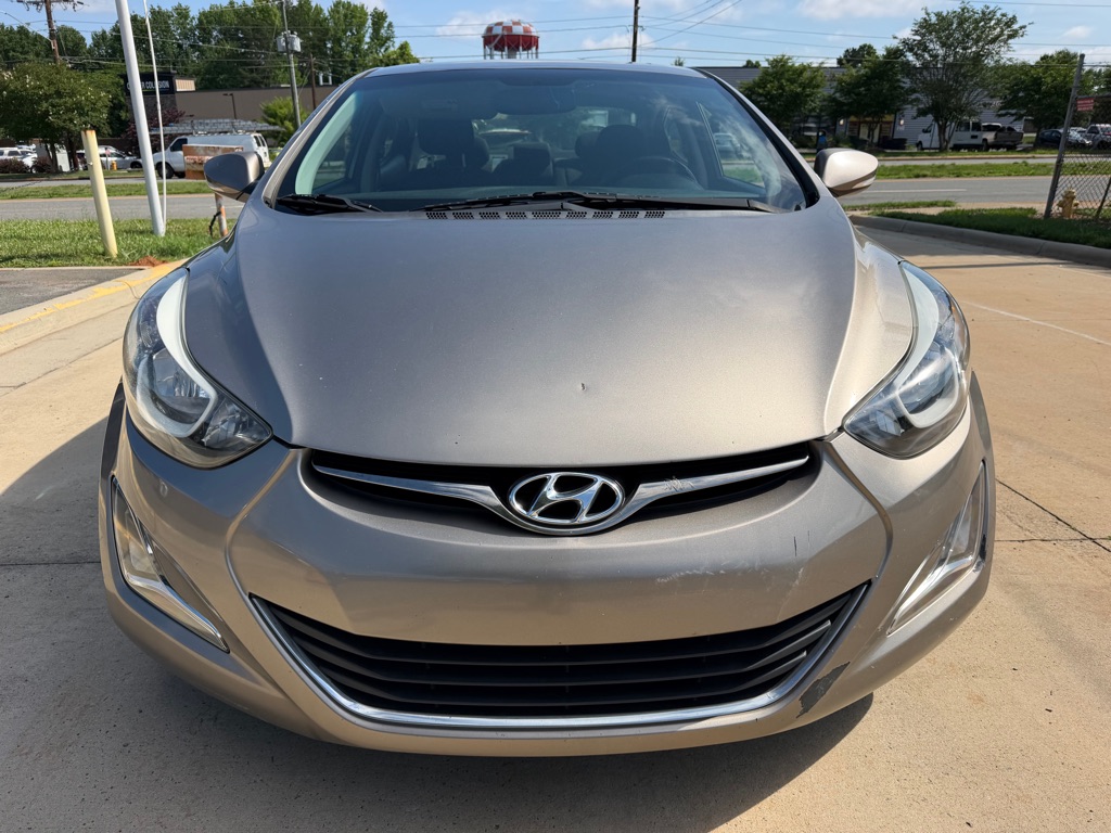 Photo 2 of this HYUNDAI ELANTRA
