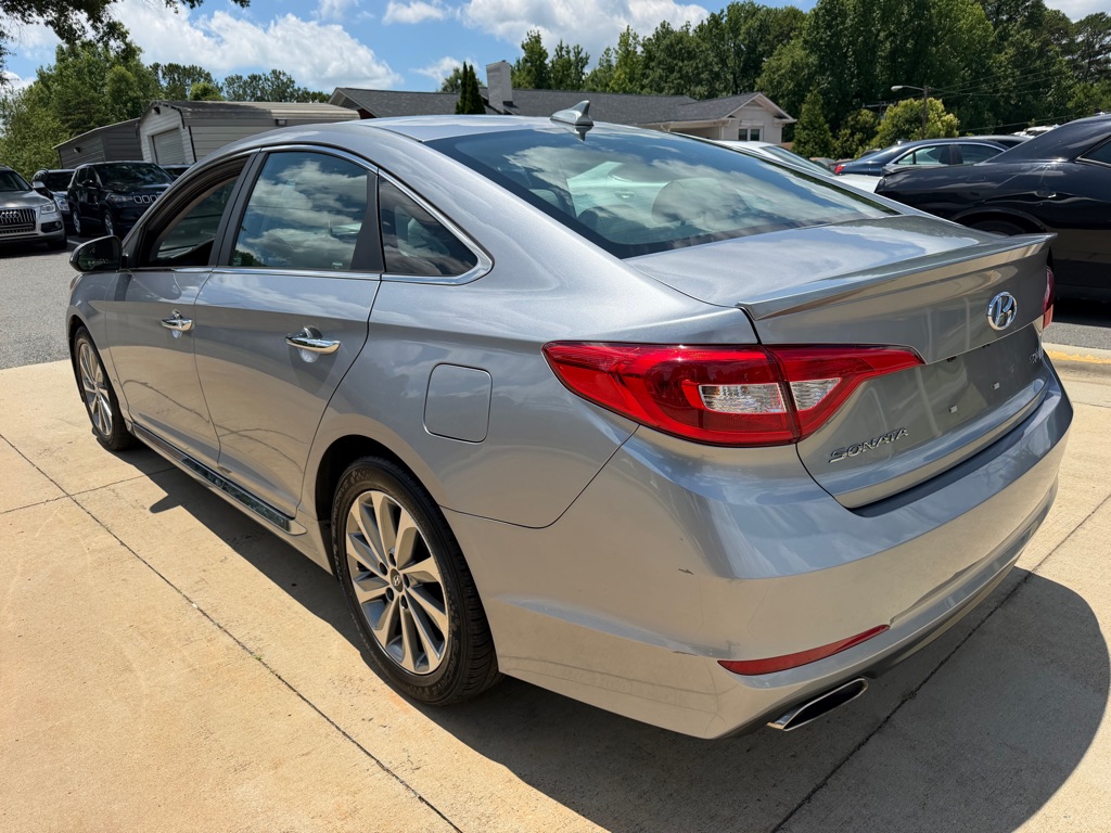 Photo 4 of this HYUNDAI SONATA