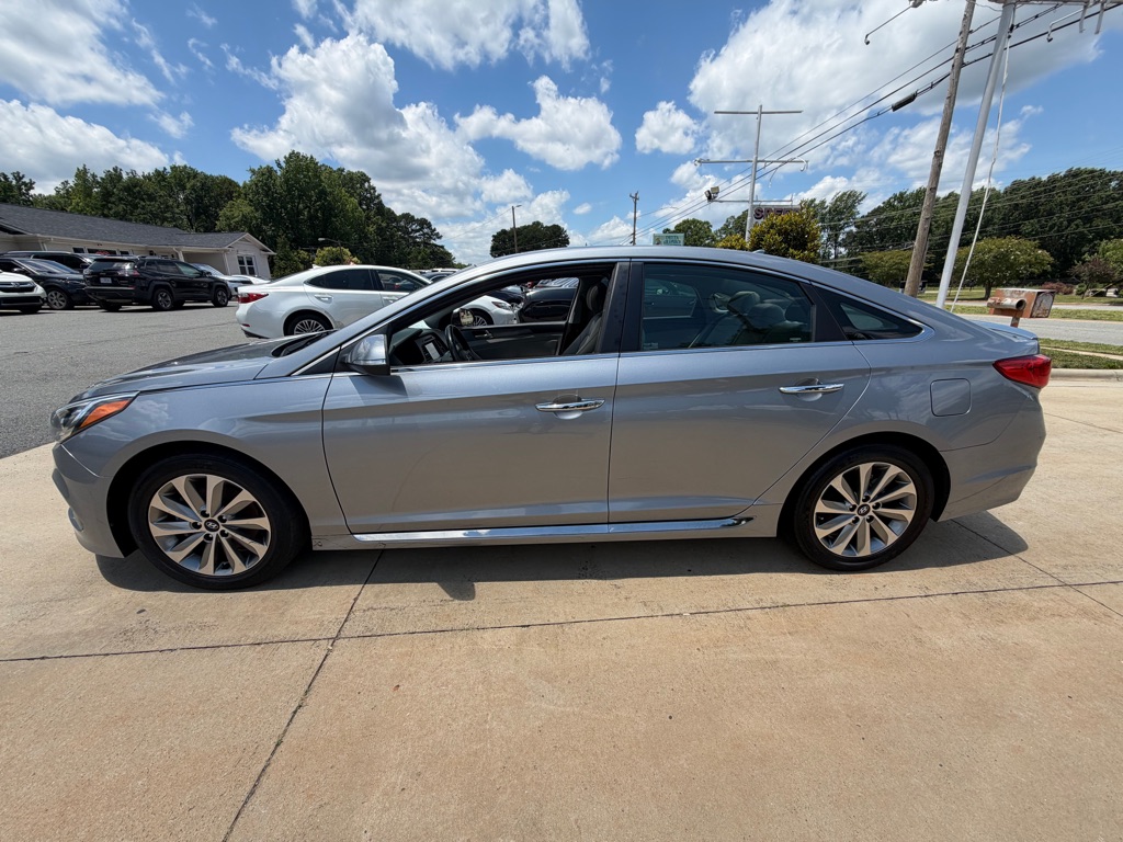 Photo 26 of this HYUNDAI SONATA