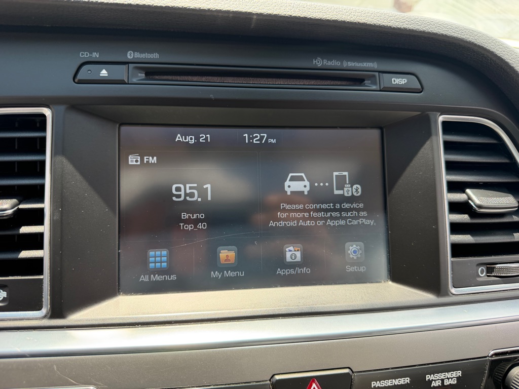 Photo 17 of this HYUNDAI SONATA