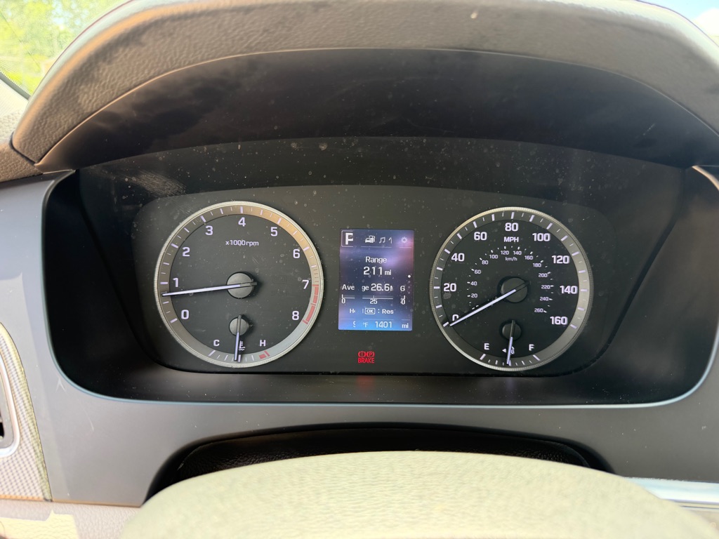 Photo 16 of this HYUNDAI SONATA