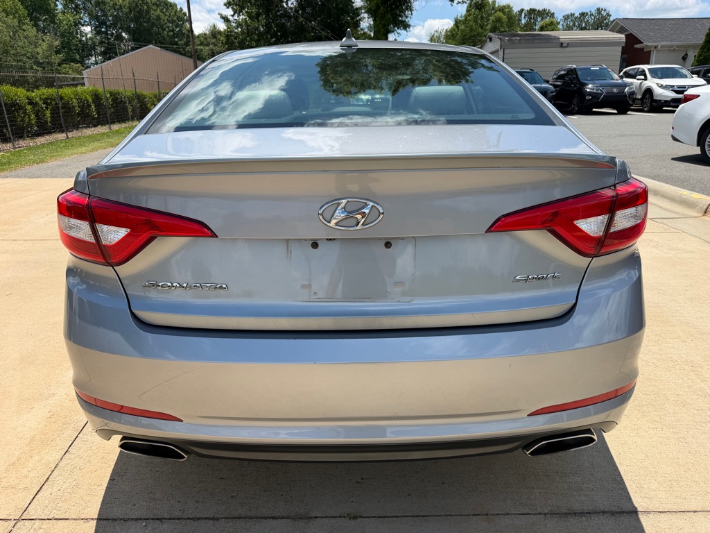 Photo 5 of this HYUNDAI SONATA