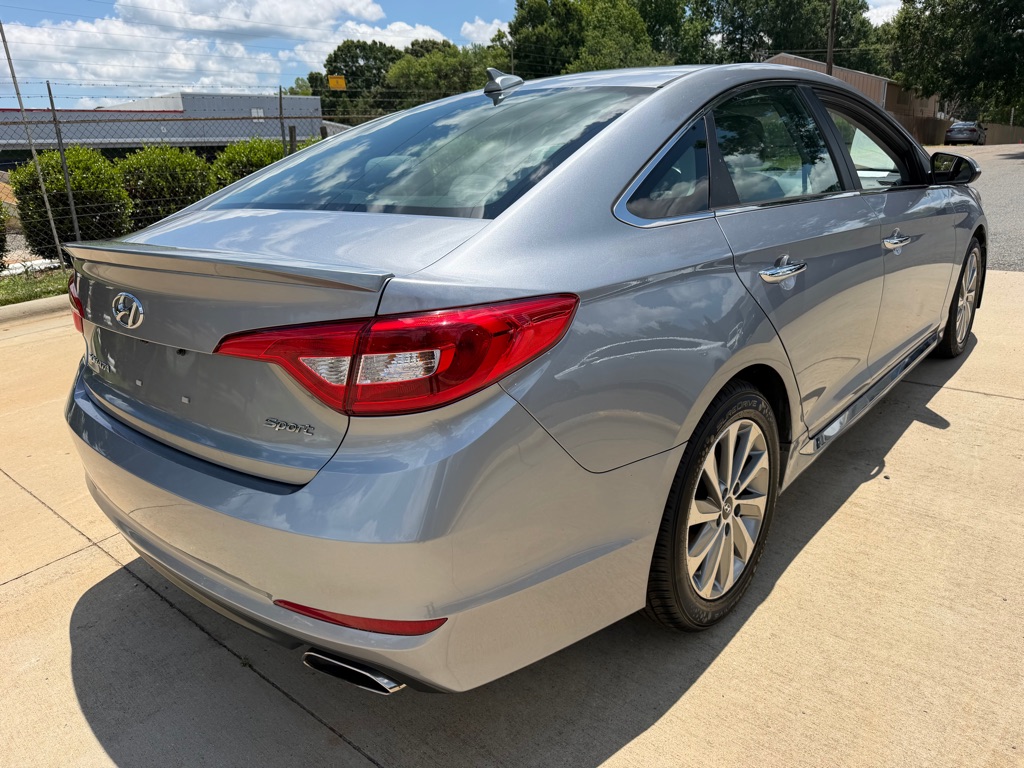 Photo 6 of this HYUNDAI SONATA