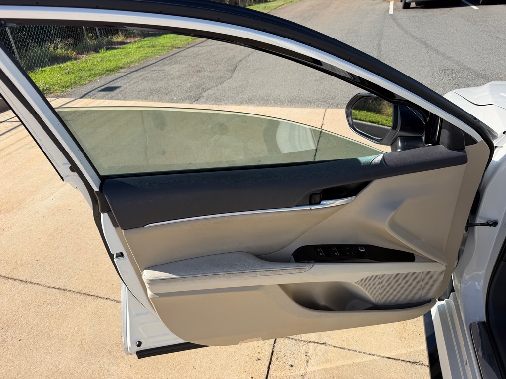 Photo 12 of this TOYOTA CAMRY