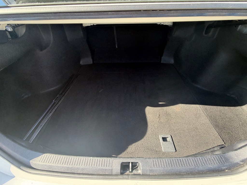 Photo 9 of this TOYOTA CAMRY