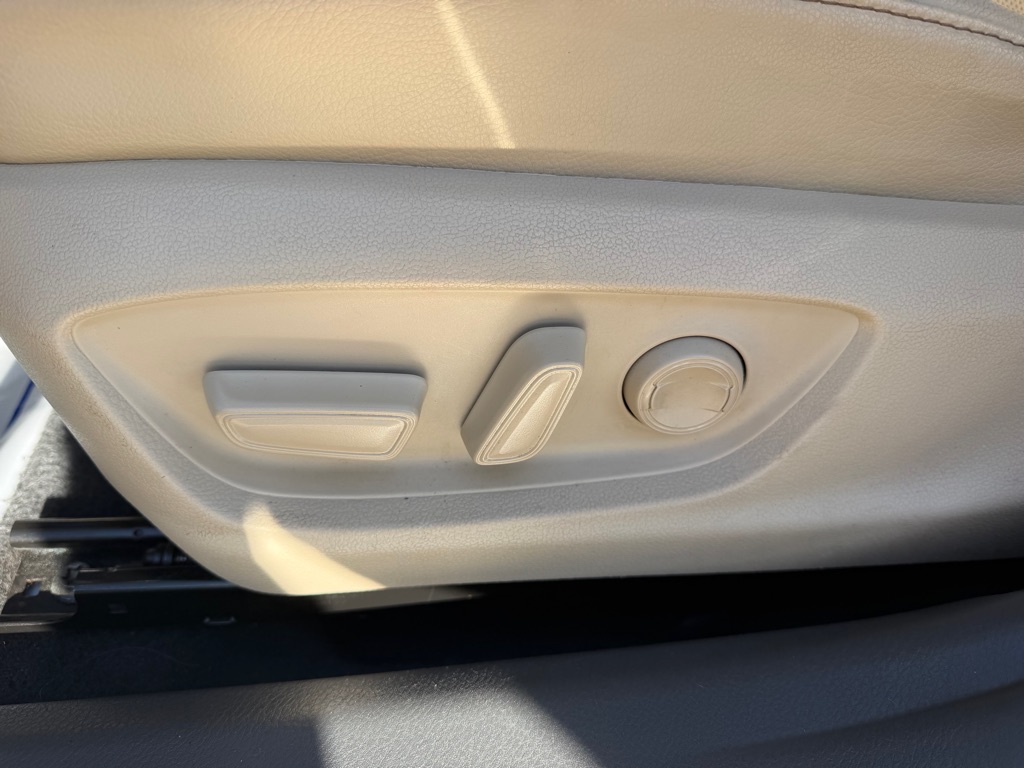 Photo 15 of this TOYOTA CAMRY